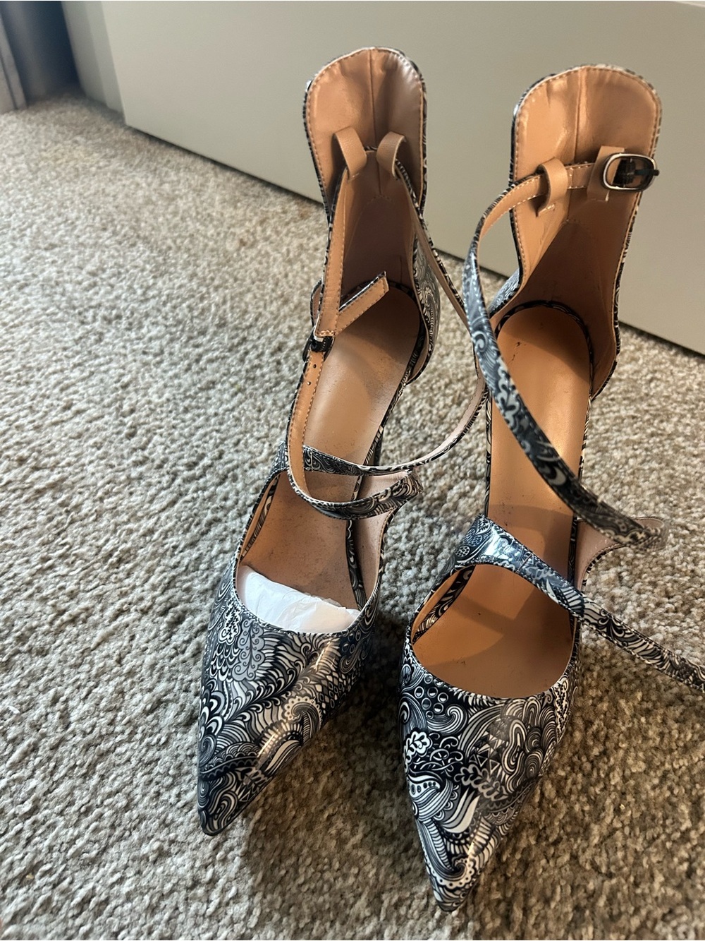 Women's Black & White Printed Pointed-Toe Ankle Strap Heels